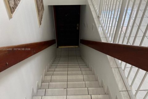 Condominio en alquiler en Hialeah, Florida, 2 dormitorios, 89.19 m2 № 2171265 - foto 10