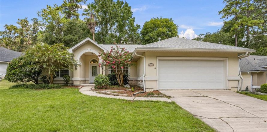 Villa ou maison à Gainesville, Floride 3 chambres, 151.8 m2 № 1884797
