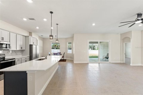 House in Spring Hill, Florida 5 bedrooms, 284.28 sq.m. № 1525441 - photo 12