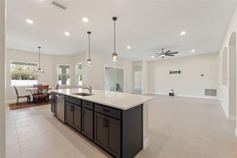 House in Spring Hill, Florida 5 bedrooms, 284.28 sq.m. № 1525441 - photo 14