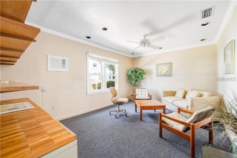 Propiedad comercial en alquiler en Orlando, Florida, 129.69 m2 № 1517954 - foto 12