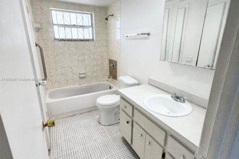 Copropriété à vendre à Miami, Floride: 1 chambre, 78.04 m2 № 1825809 - photo 7