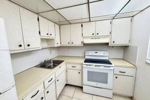 Copropriété à vendre à Miami, Floride: 1 chambre, 78.04 m2 № 1825809 - photo 12