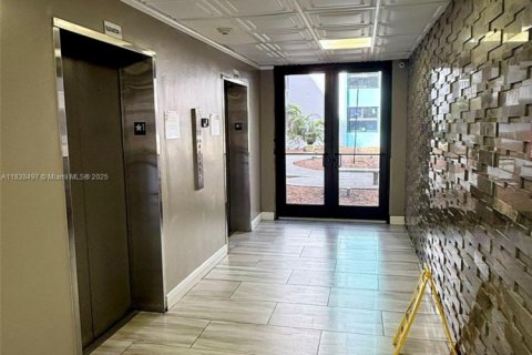 Copropriété à vendre à Miami, Floride: 1 chambre, 78.04 m2 № 1825809 - photo 15