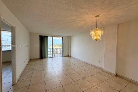 Copropriété à vendre à Miami, Floride: 1 chambre, 78.04 m2 № 1825809 - photo 4