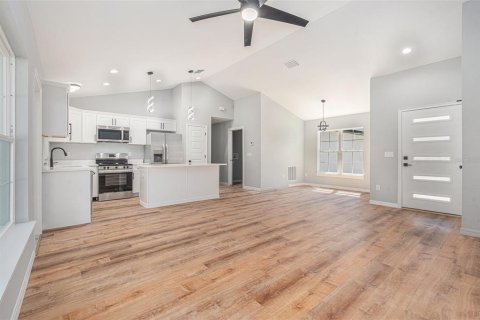 House in Citrus Springs, Florida 3 bedrooms, 134.62 sq.m. № 1792733 - photo 8
