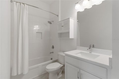 House in Parrish, Florida 4 bedrooms, 278.89 sq.m. № 1917576 - photo 25