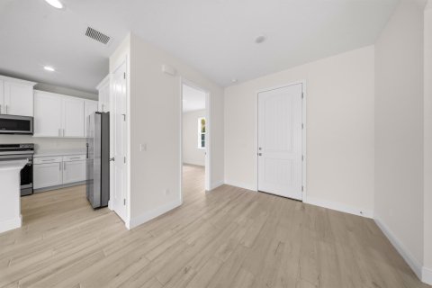 House in St. Lucie, Florida 4 bedrooms, 164.9 sq.m. № 2083288 - photo 13