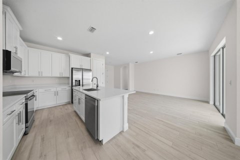 House in St. Lucie, Florida 4 bedrooms, 164.9 sq.m. № 2083288 - photo 5