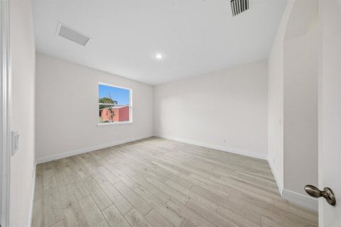 House in St. Lucie, Florida 4 bedrooms, 164.9 sq.m. № 2083288 - photo 26