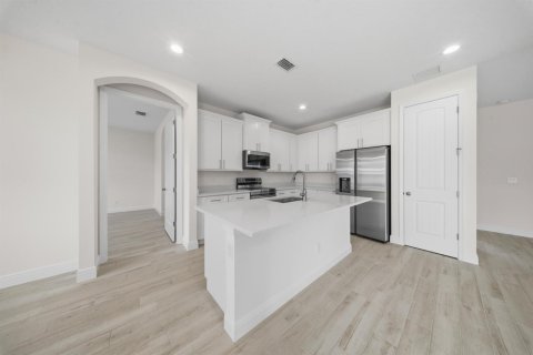 House in St. Lucie, Florida 4 bedrooms, 164.9 sq.m. № 2083288 - photo 6