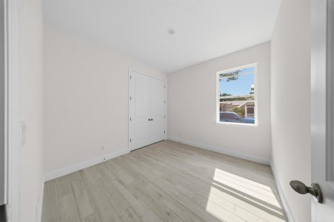 House in St. Lucie, Florida 4 bedrooms, 164.9 sq.m. № 2083288 - photo 18