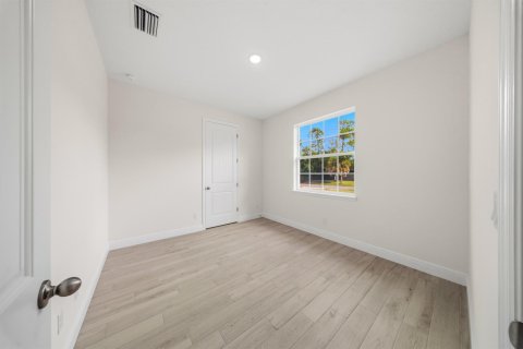House in St. Lucie, Florida 4 bedrooms, 164.9 sq.m. № 2083288 - photo 14