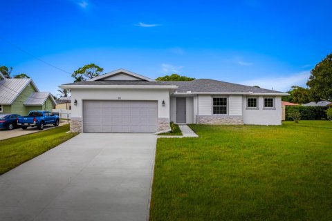 House in St. Lucie, Florida 4 bedrooms, 164.9 sq.m. № 2083288