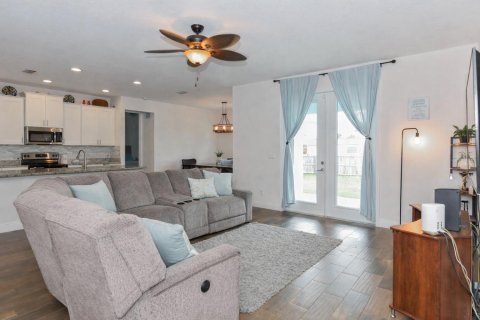 Villa ou maison à vendre à Port St. Lucie, Floride: 4 chambres, 190.45 m2 № 2086714 - photo 12