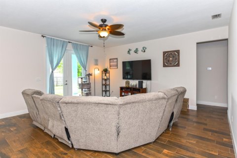 Villa ou maison à vendre à Port St. Lucie, Floride: 4 chambres, 190.45 m2 № 2086714 - photo 11