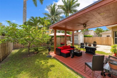 House in Cutler Bay, Florida 3 bedrooms, 197.7 sq.m. № 1731239 - photo 27