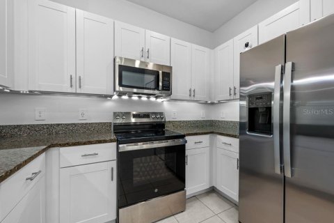 Townhouse in Parrish, Florida 3 bedrooms, 154.78 sq.m. № 2277503 - photo 4