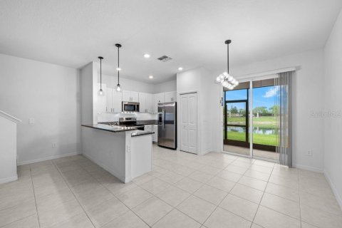 Townhouse in Parrish, Florida 3 bedrooms, 154.78 sq.m. № 2277503 - photo 6