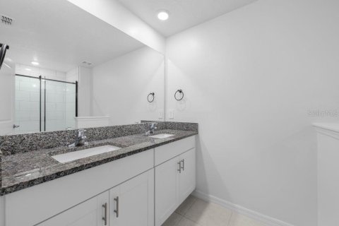 Townhouse in Parrish, Florida 3 bedrooms, 154.78 sq.m. № 2277503 - photo 12