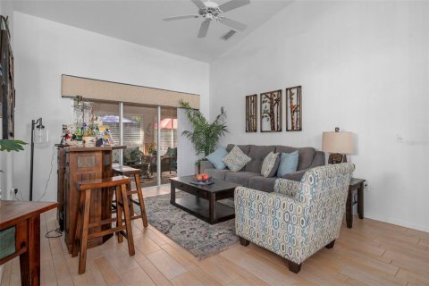 Casa en venta en Spring Hill, Florida, 3 dormitorios, 189.06 m2 № 1876025 - foto 16