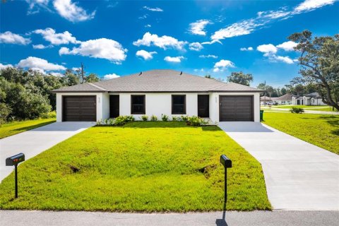 Appartement à Port Charlotte, Floride 3 chambres, 115.76 m2 № 2406491