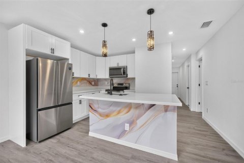 Appartement à louer à Port Charlotte, Floride: 3 chambres, 115.76 m2 № 2406491 - photo 4