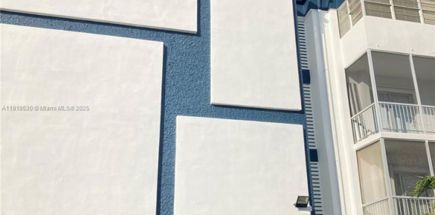 Condo in Miami, Florida, 1 bedroom  № 2018377