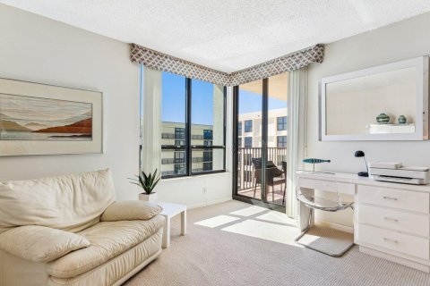 Condo in South Palm Beach, Florida, 2 bedrooms  № 2381432 - photo 23