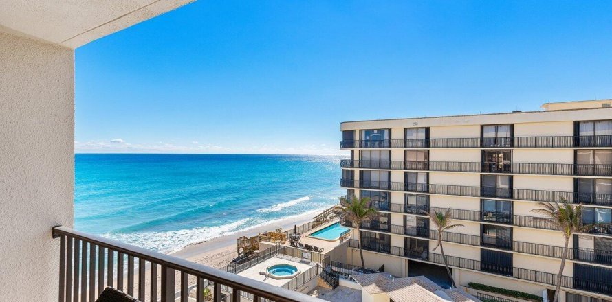 Condo in South Palm Beach, Florida, 2 bedrooms  № 2381432