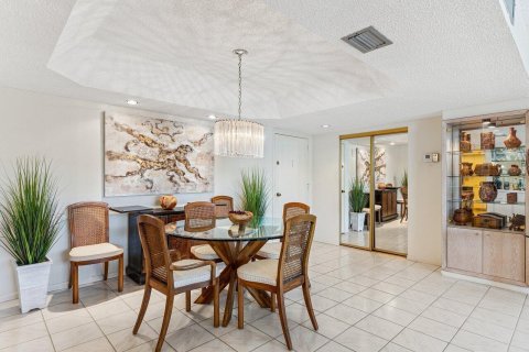 Condo in South Palm Beach, Florida, 2 bedrooms  № 2381432 - photo 16