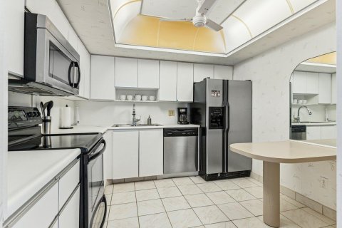 Condo in South Palm Beach, Florida, 2 bedrooms  № 2381432 - photo 18