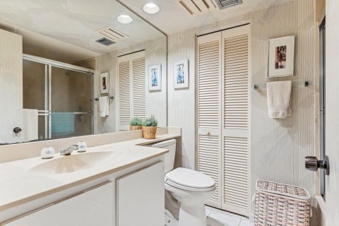 Condo in South Palm Beach, Florida, 2 bedrooms  № 2381432 - photo 26