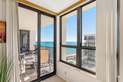 Condo in South Palm Beach, Florida, 2 bedrooms  № 2381432 - photo 28
