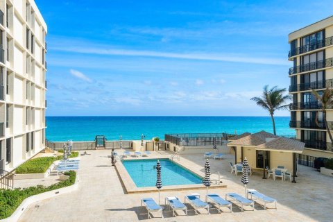 Condo in South Palm Beach, Florida, 2 bedrooms  № 2381432 - photo 10