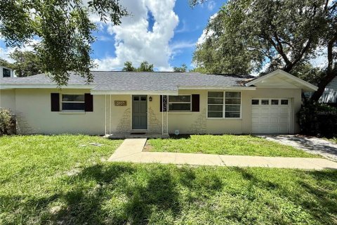 Villa ou maison à louer à Tampa, Floride: 2 chambres, 97.73 m2 № 1826474 - photo 1