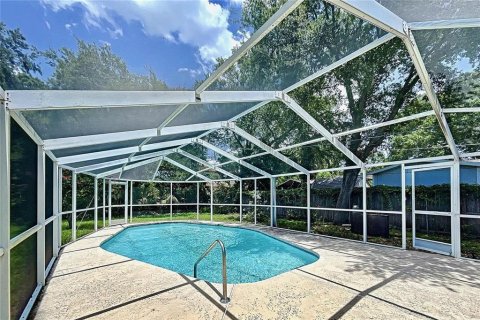 Villa ou maison à louer à Tampa, Floride: 2 chambres, 97.73 m2 № 1826474 - photo 3