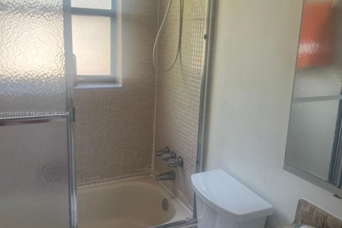 Apartamento en alquiler en Hollywood, Florida, 2 dormitorios, 94.76 m2 № 1888972 - foto 11