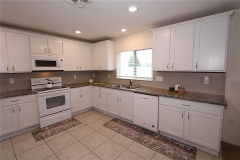 House in Davenport, Florida 3 bedrooms, 205.96 sq.m. № 2236802 - photo 11