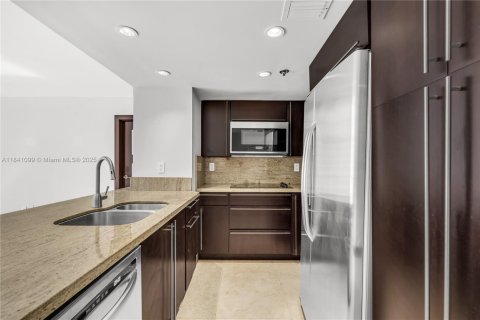 Condominio en alquiler en Miami, Florida, 2 dormitorios, 95.69 m2 № 1836014 - foto 2