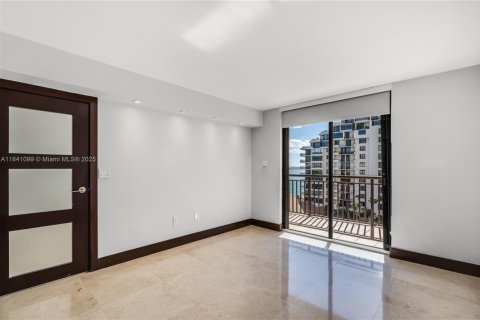 Condominio en alquiler en Miami, Florida, 2 dormitorios, 95.69 m2 № 1836014 - foto 4