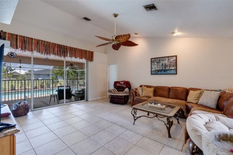 Casa en venta en Punta Gorda, Florida, 3 dormitorios, 136.94 m2 № 2198709 - foto 9