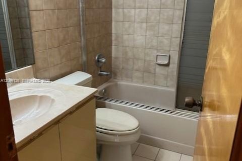 Commercial property in Miami, Florida 231.05 sq.m. № 2395006 - photo 16
