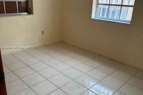 Commercial property in Miami, Florida 231.05 sq.m. № 2395006 - photo 15