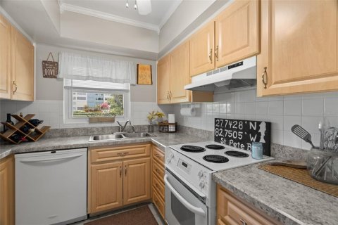 Купить кондоминиум в Сент-Пит-Бич, Флорида 5 комнат, 85.01м2, № 1260743 - фото 15