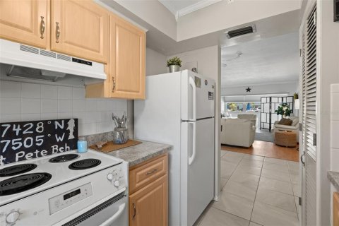 Купить кондоминиум в Сент-Пит-Бич, Флорида 5 комнат, 85.01м2, № 1260743 - фото 17