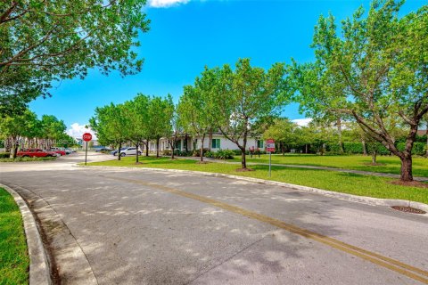 Immobilier commercial à vendre à Miami Gardens, Floride № 2153227 - photo 15