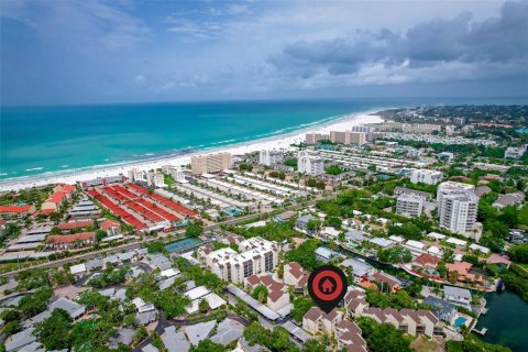 Condominio en venta en Sarasota, Florida, 2 dormitorios, 64.1 m2 № 1649865 - foto 1
