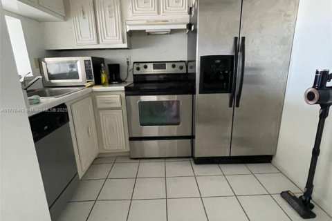 Condominio en venta en Miami, Florida, 1 dormitorio, 76.74 m2 № 1941569 - foto 5