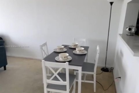 Condominio en venta en Miami, Florida, 1 dormitorio, 76.74 m2 № 1941569 - foto 3